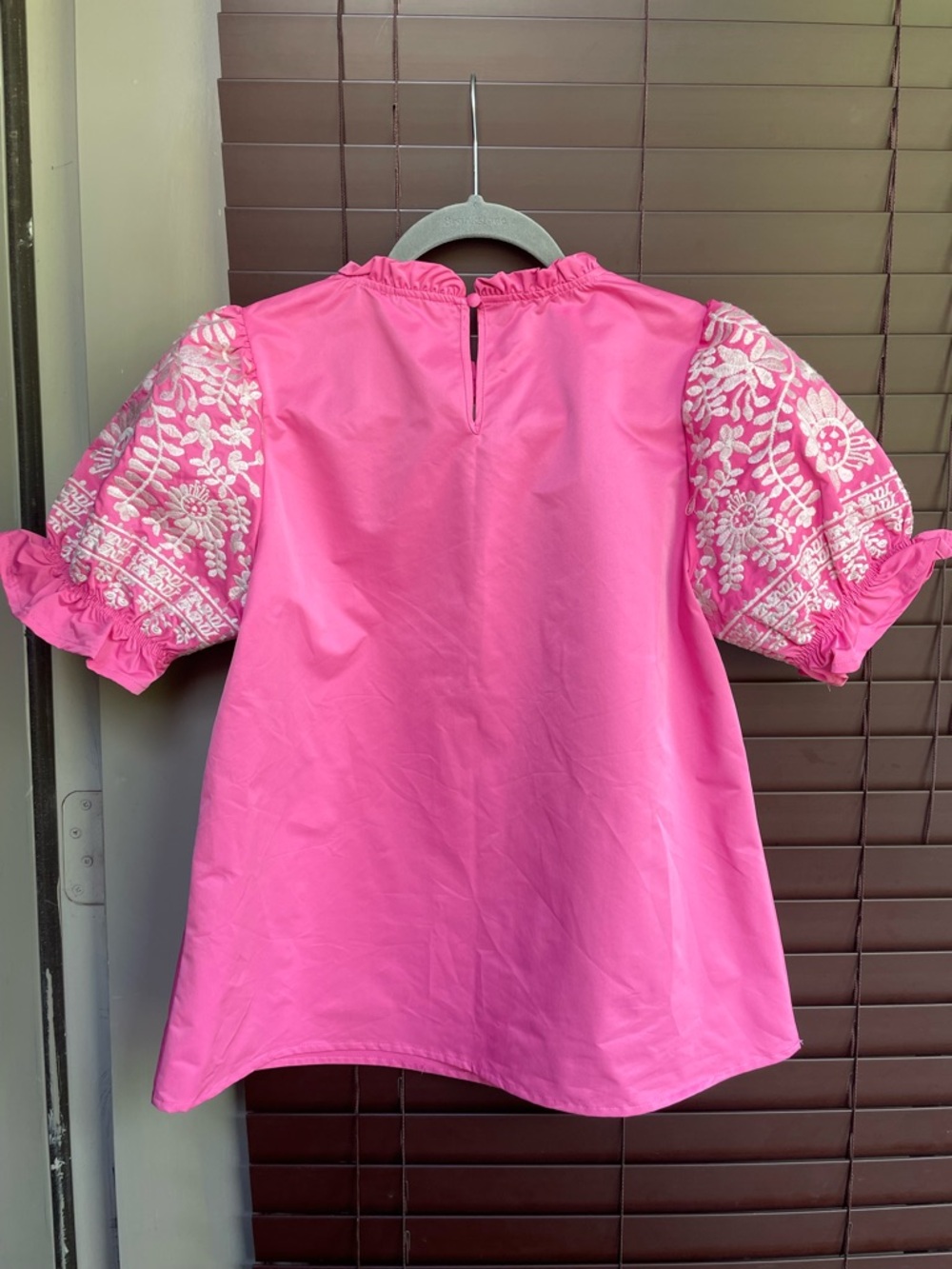 SOLD THML Pink Puff Sleeve with Floral Embroidery Ruffle Neck Top Size Small - Picture 7 of 9